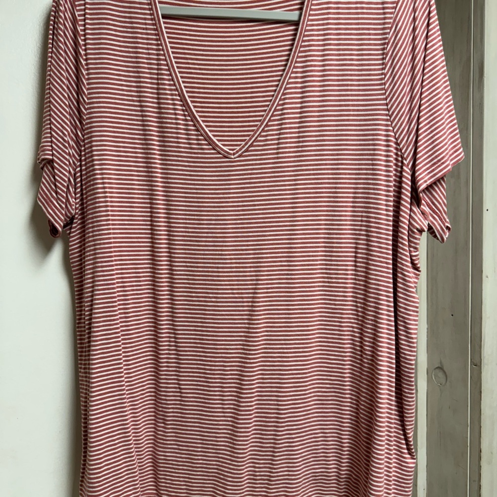 Old Navy Luxe Red V-Neck Short Sleeve Tee